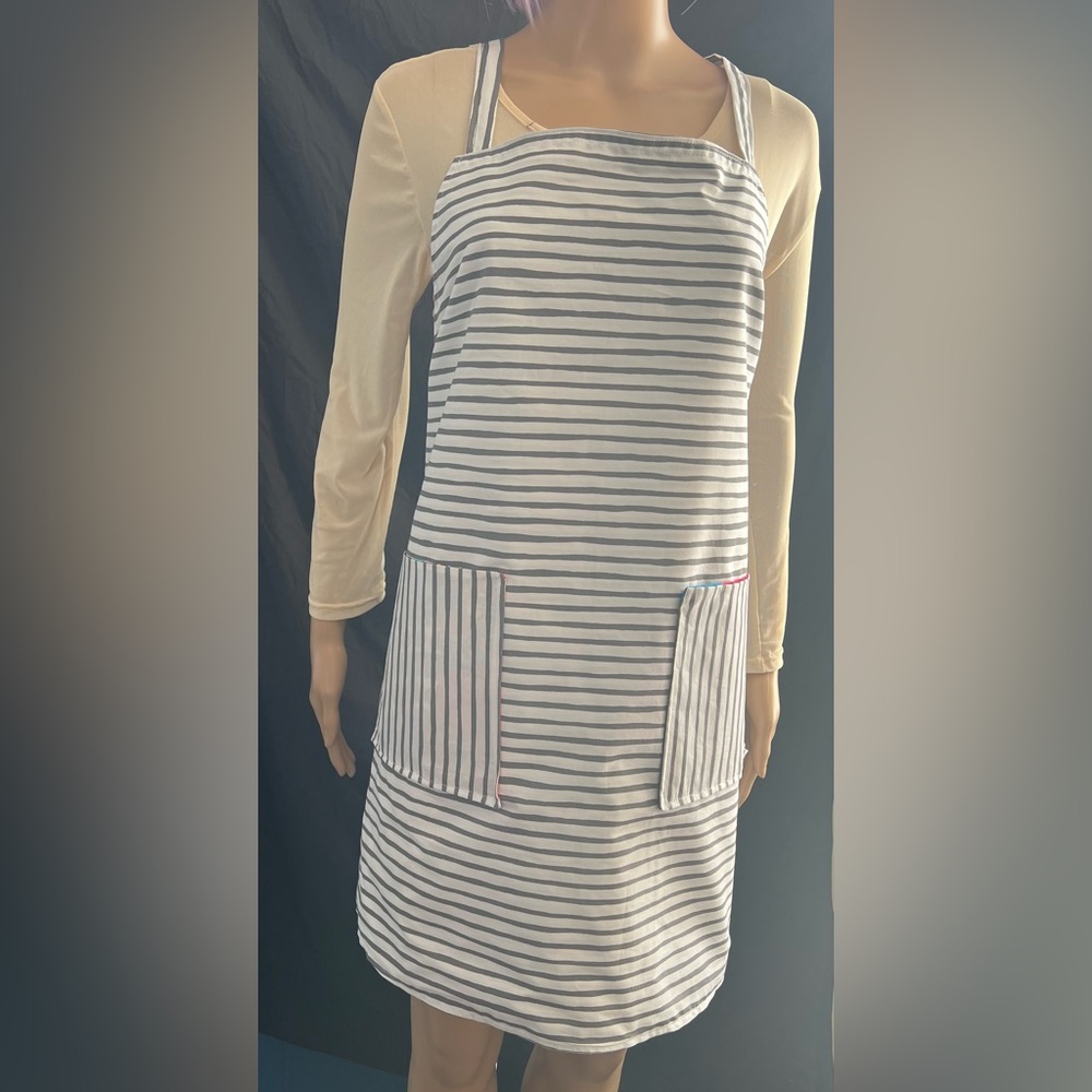 Apron… for women or men (under 5’ 7”)